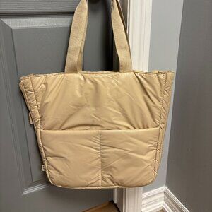 BEIS The Expandable Tote in Beige (Puffer Line)